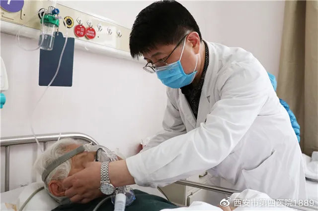 说明: https://wx1.sinaimg.cn/large/005EkqLuly4ge12z1eopej30hs0buweu.jpg